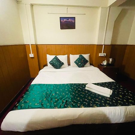 Hotel Palm Street Near Taj Agra  Bagian luar foto