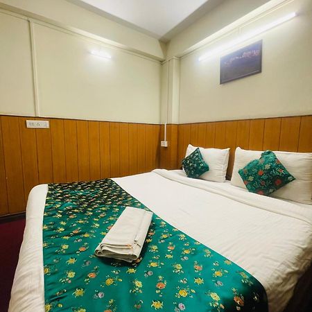 Hotel Palm Street Near Taj Agra  Bagian luar foto