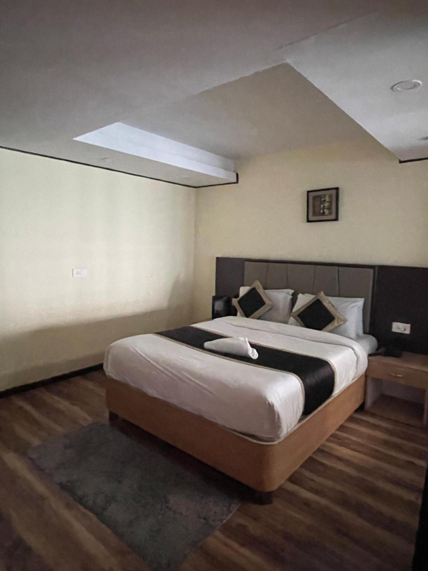 Hotel Palm Street Near Taj Agra  Bagian luar foto